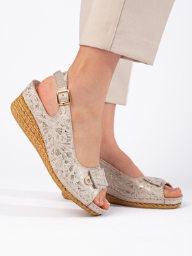 Béžové sandále na nízkom kline espadrilky