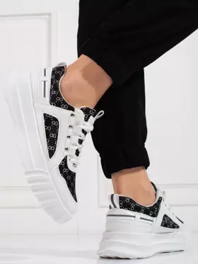 Biele dámske športové topánky  s čiernym vzorom