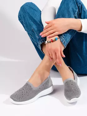 Sivé  látkové nazúvacie topánky slip-on topánky s cvočkami
